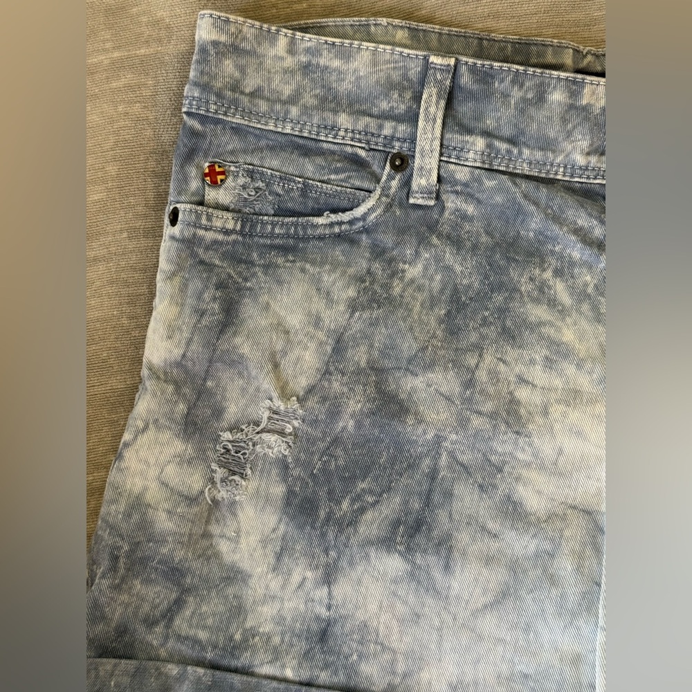 Hudson Acid Wash Denim Shorts Women’s Size 31 | Made in USA - Picture 2 of 7
